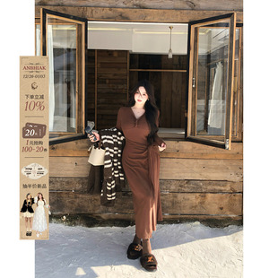 软糯纸片人长裙 针织磨毛V领连衣裙女微胖大码 安妮不火 360度遮腹