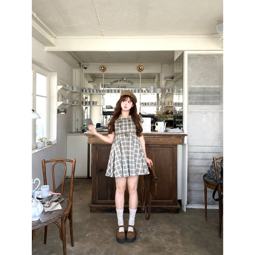 安妮不火 英伦学院风娃娃领格纹百褶连衣裙女微胖大码少女感裙子
