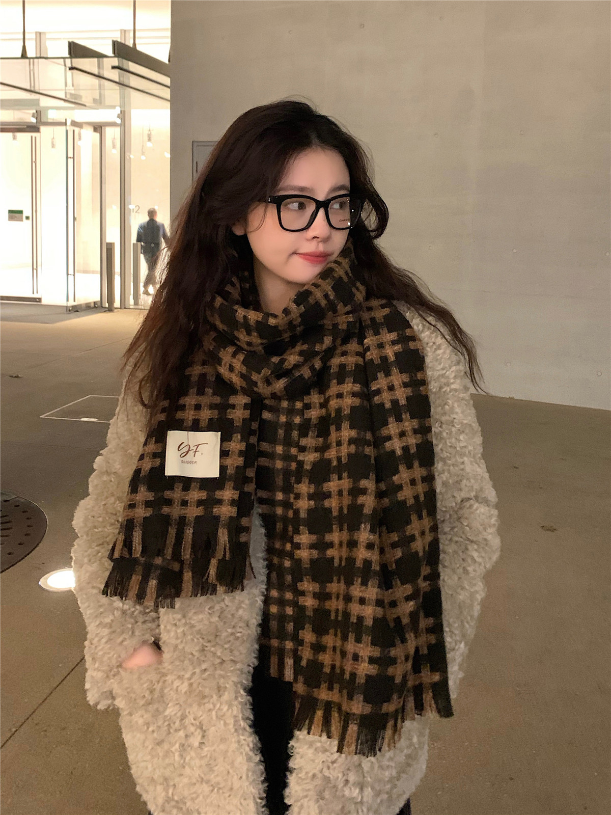 高级感气质格纹围巾女冬季保暖百搭仿羊绒围脖学生复古披肩韩版潮