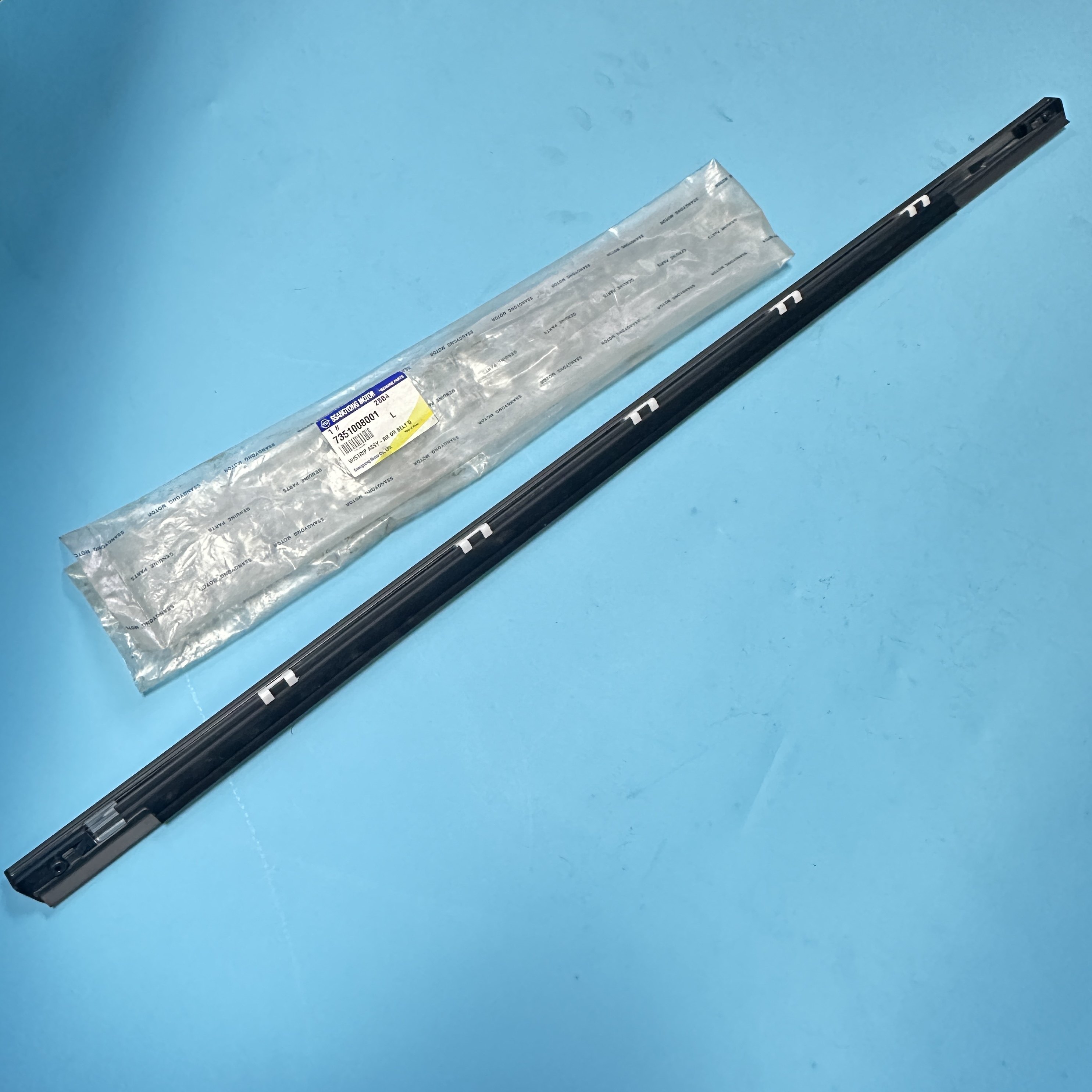 双龙雷斯特车门外压条7351008001