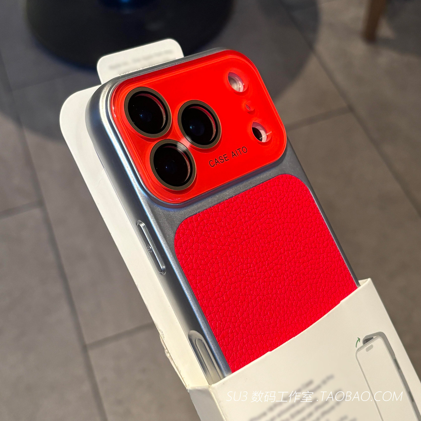 红色拼接荔枝纹软皮纹大视窗适用iPhone17苹果17promax手机壳17pro高级16水晶镜头全包15防摔14新年13防指纹