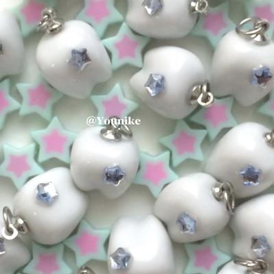 可爱萝莉闪钻轻亚甜美牙齿手机挂