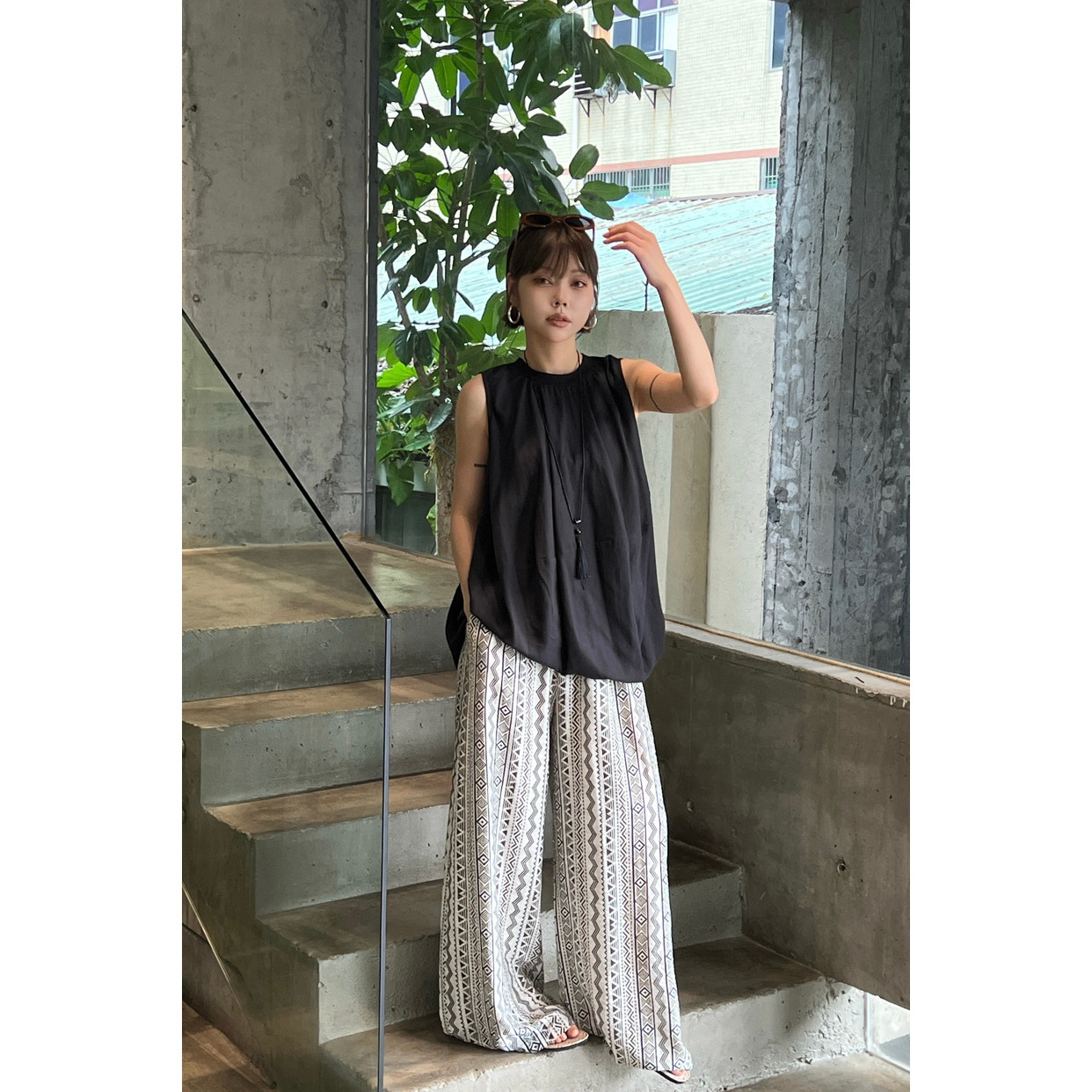 UMA SONG-廓形花苞分割设计感不规则拼接松紧下摆上衣背心T60222