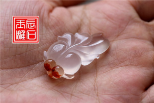 金鱼-年年有余天然南红玛瑙冰飘男女款吊坠挂件雕件