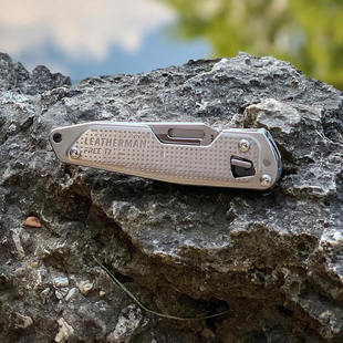 Leatherman莱泽曼FREE T4T2多功能组合工具刀磁性结构应急装备EDC