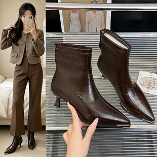 尖头短靴女2026秋季新款小众瘦瘦靴配裙子法式气质细跟中跟时装靴