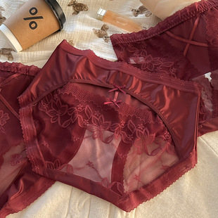 本命年红色内裤性感中腰蕾丝喜庆婚庆女人结婚底裤女绸缎红三角裤