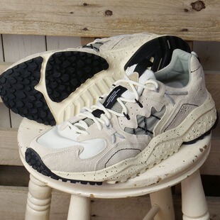 日本代购山雾花野Flower MOUNTAIN YAMABUSHI White/Gray运动鞋