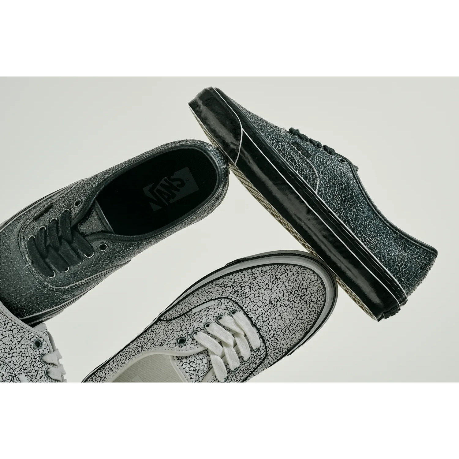 日本代购直邮VANS PREMIUM AUTHENTIC 44龟裂皮面运动板鞋