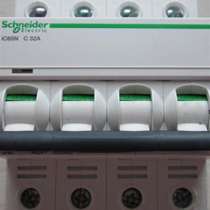 议价 Schneider/施耐德 XS108B3PBM8 LXM26B45MR1A LXM32AD12N4