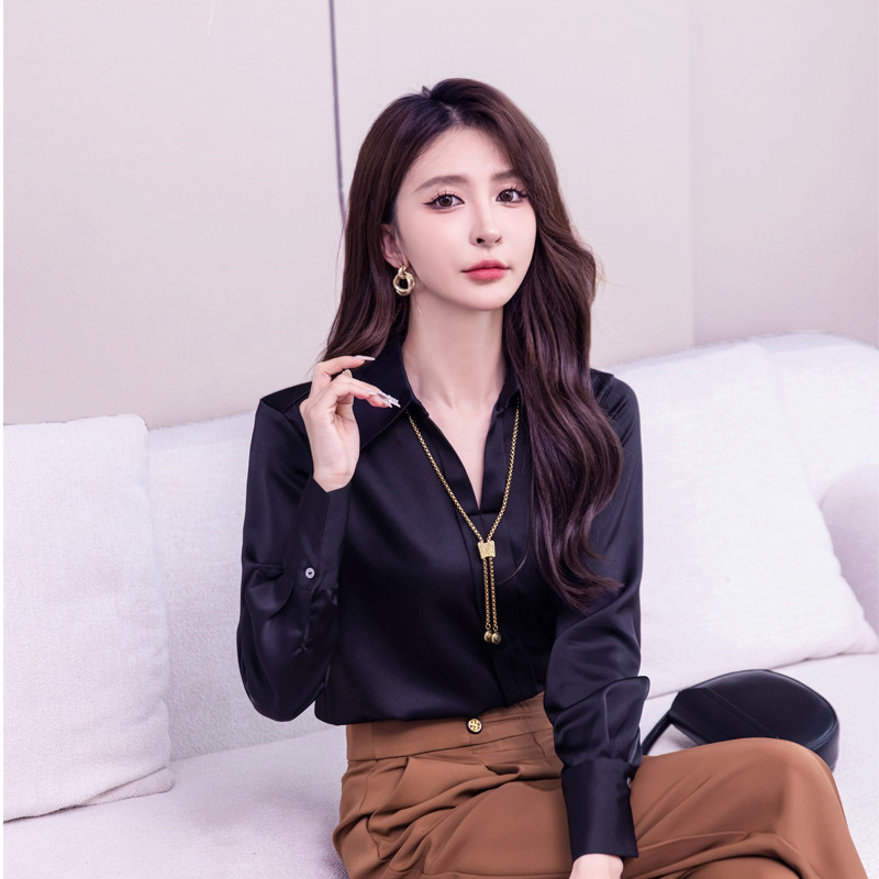 高级感缎面衬衫2022秋装设计感小众名媛优雅V领OL长袖上衣女