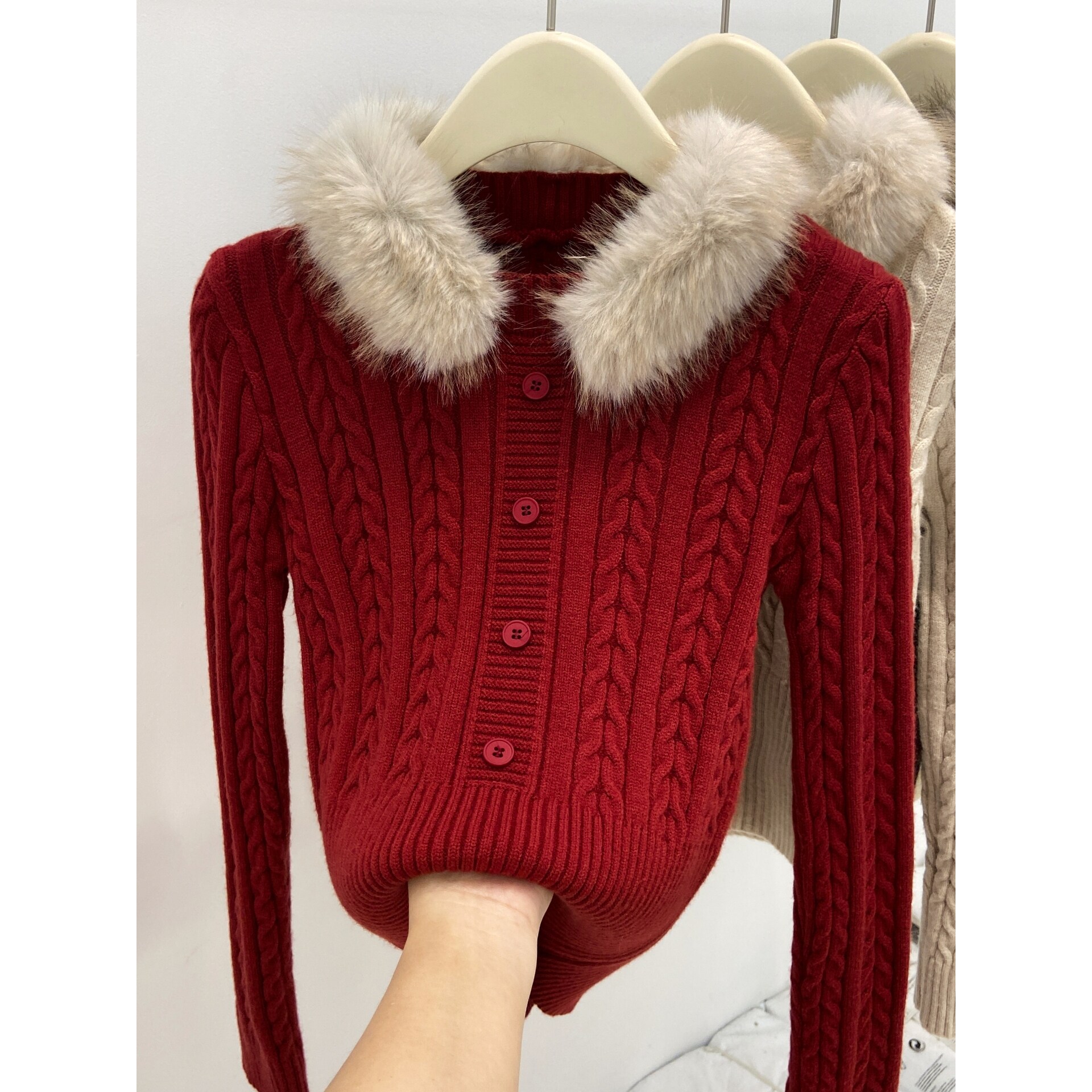 时尚洋气显瘦软糯麻花独特毛领针织衫女春秋冬季打底毛衣长袖上衣