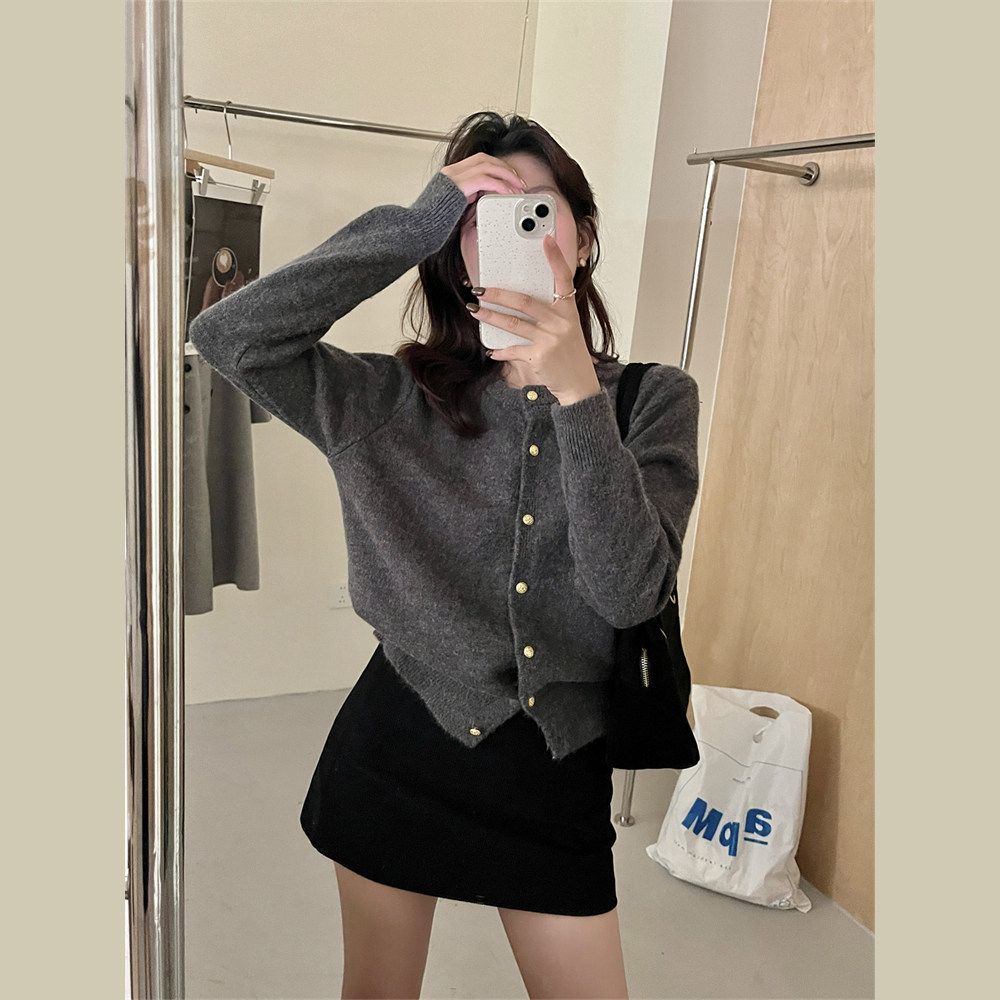 日系简约百搭宽松显瘦圆领长袖针织开衫女秋季新款减龄打底外套