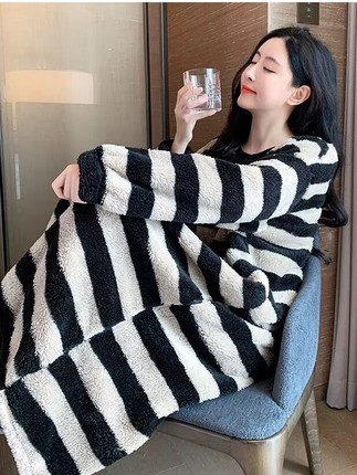 新款睡裙女秋冬季珊瑚绒睡衣家居服法兰绒加绒加厚大码孕妇连衣裙