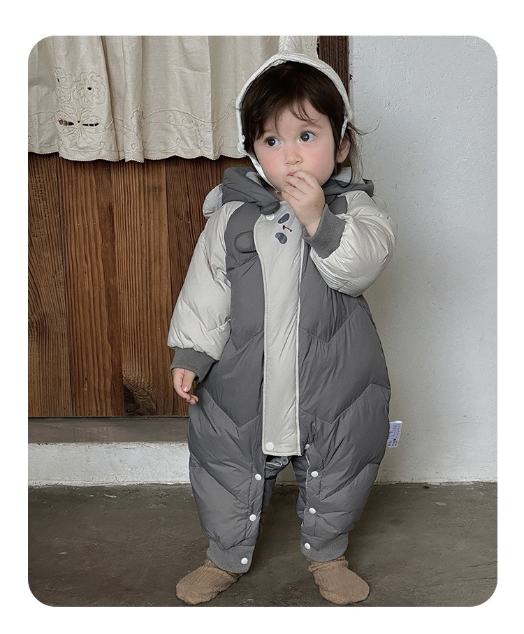 2025冬季新款男童羽绒服连体哈衣