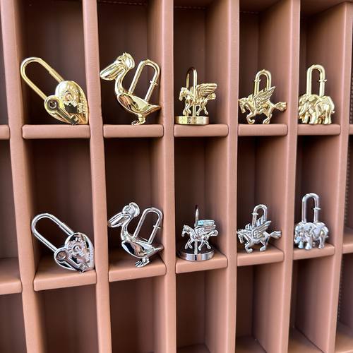 适用于爱马仕包包锁头挂件锁小象鹈鹕飞马旋转木马年份动物锁