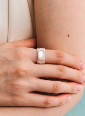 MOIAUSSI 方线白贝母戒指 轻奢简约小众原创设计S925纯银气质女