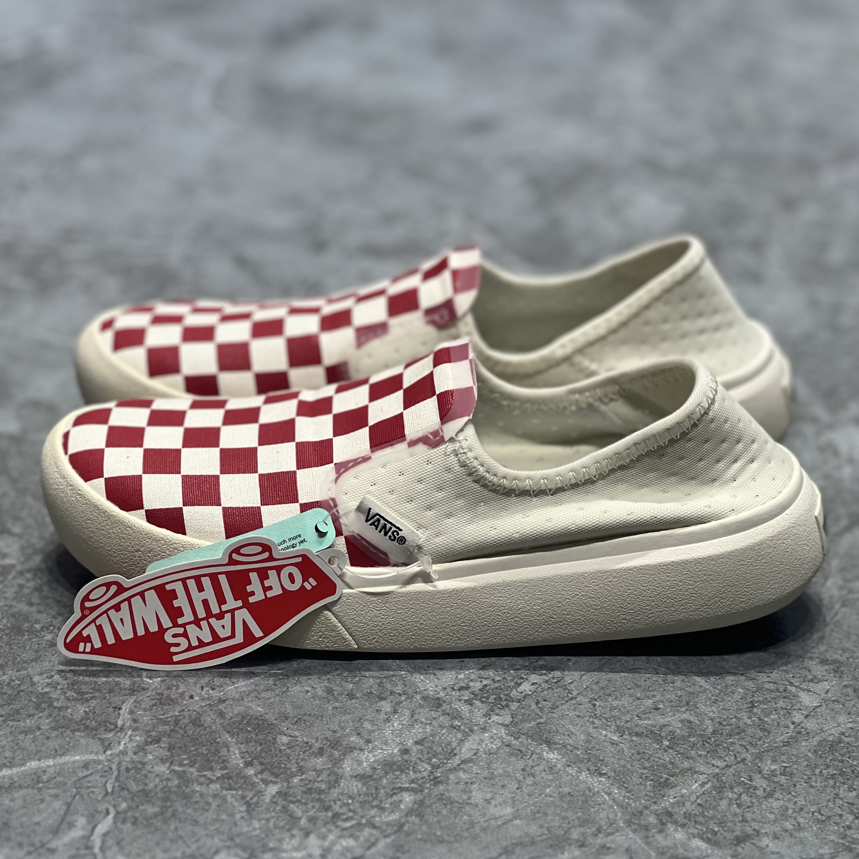 Vans Slip-on男女款经典复古轻便运动休闲一脚蹬板鞋VN0A45J5BOP