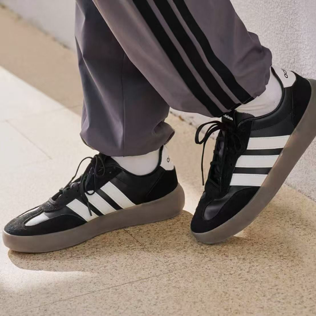 Adidas阿迪达斯BARREDA DECODE LUX男款低帮舒适休闲鞋JR1229