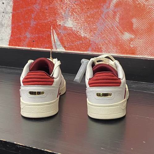 Adidas/阿迪达斯正品三叶草男女同款低帮休闲户外耐磨板鞋JP9982