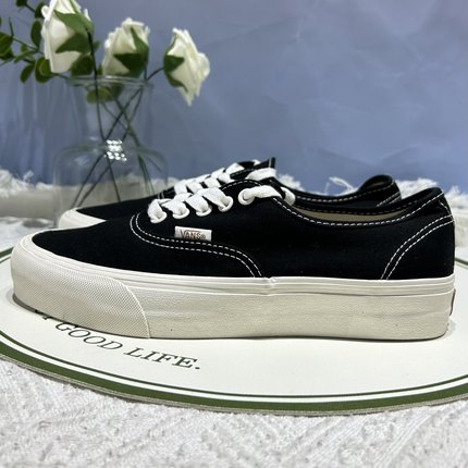 Vans Authentic Vr3经典简约黑白男女同款帆布板鞋子VN0005UD1KP