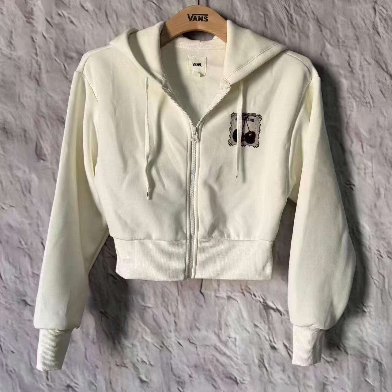 VANS 春秋白色樱桃新款百搭舒适男女同款休闲连帽外套VN000QQ3FS8