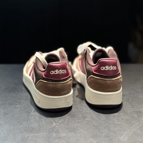 Adidas阿迪达斯男款板鞋夏季