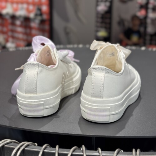 匡威Converse新款女子低帮休闲厚底增高丝绸板鞋小白鞋A10301C