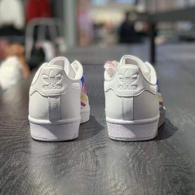 Adidas/阿迪达斯耐磨小白鞋