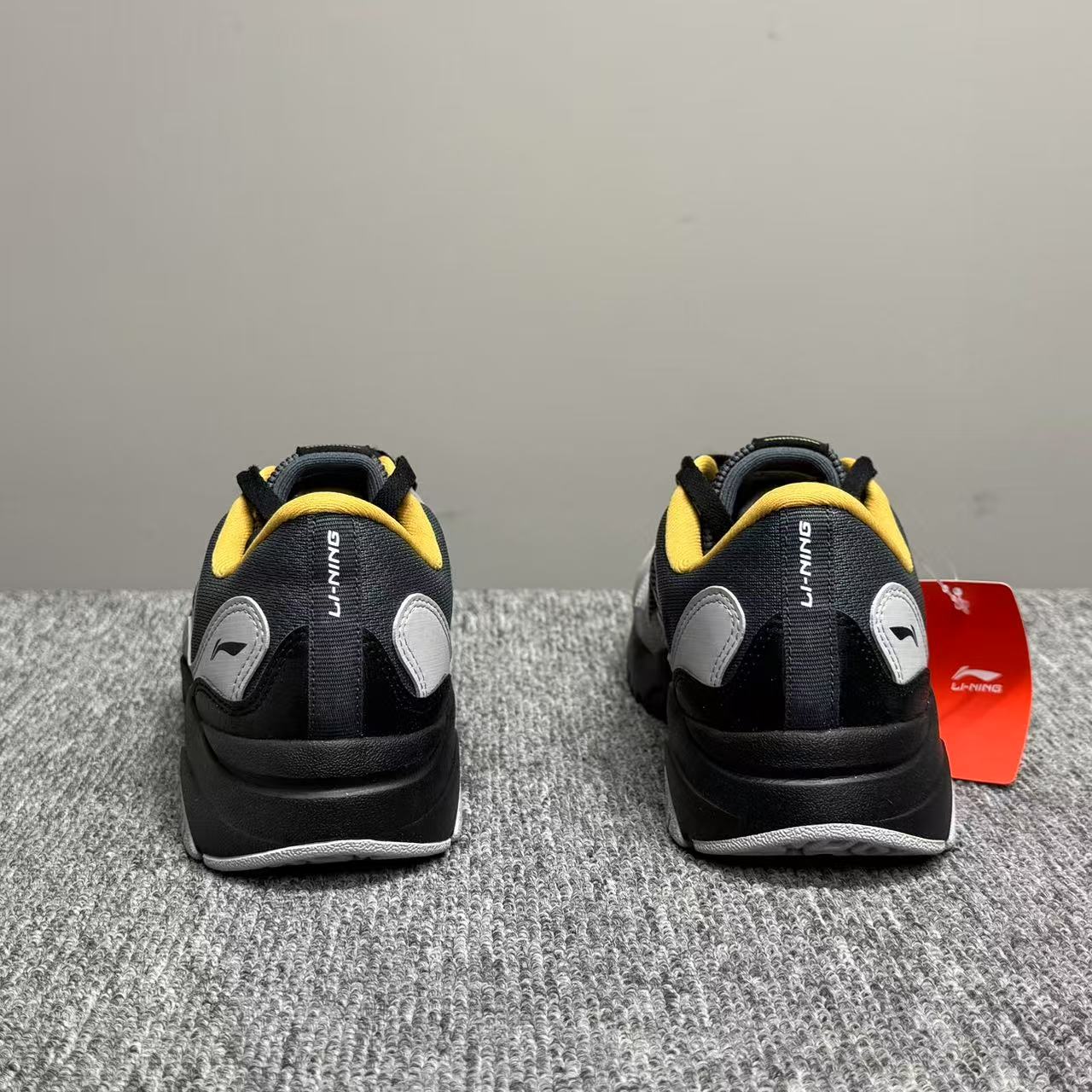 Lining/李宁断码夏季男子透气轻便雷暴灰运动休闲鞋AGCS185-3