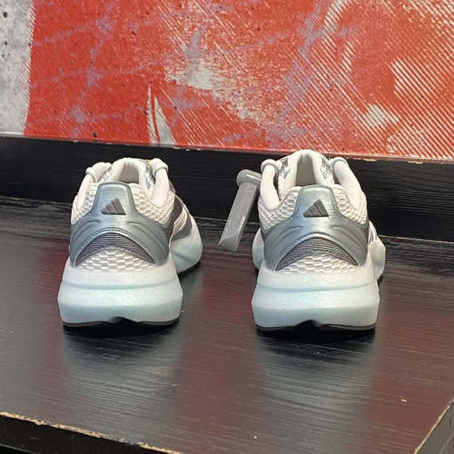 Adidas/阿迪达斯正品LIGHTBLAZE GLOW女士缓震跑步鞋JP6327
