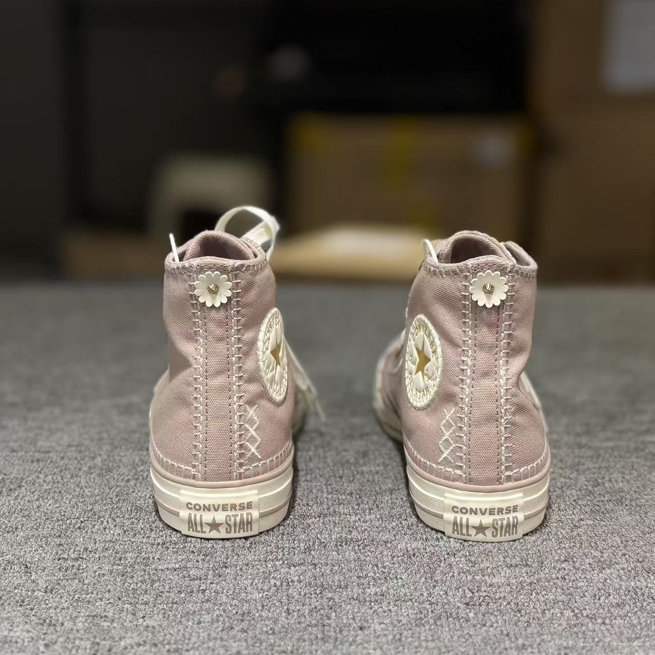 Converse匡威All star断码车缝线铆钉小花女款休闲帆布鞋A07548C