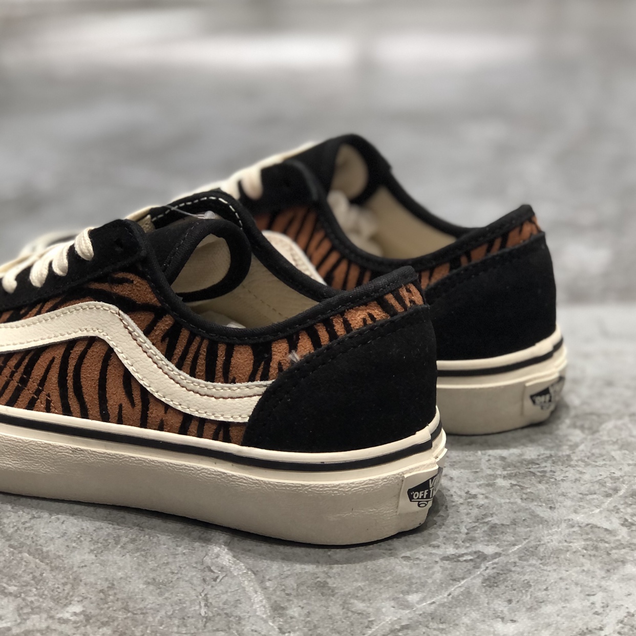 vans style36黑虎纹男女情侣防滑耐磨低帮帆布板鞋子VN0A5HYR9ZY