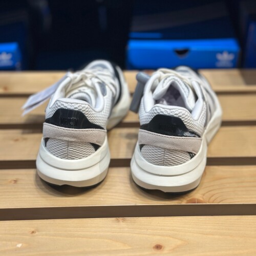 【坏蛋】Adidas阿迪达斯LIGHTBLAZE男子轻便舒适运动休闲鞋JR7213