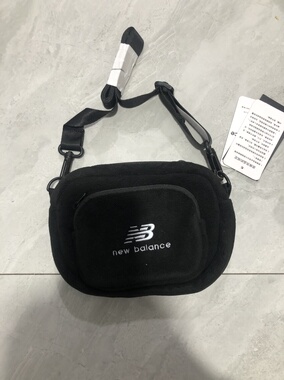 New balance 新款百搭休闲潮流男女同款黑色单肩斜挎包lab34413