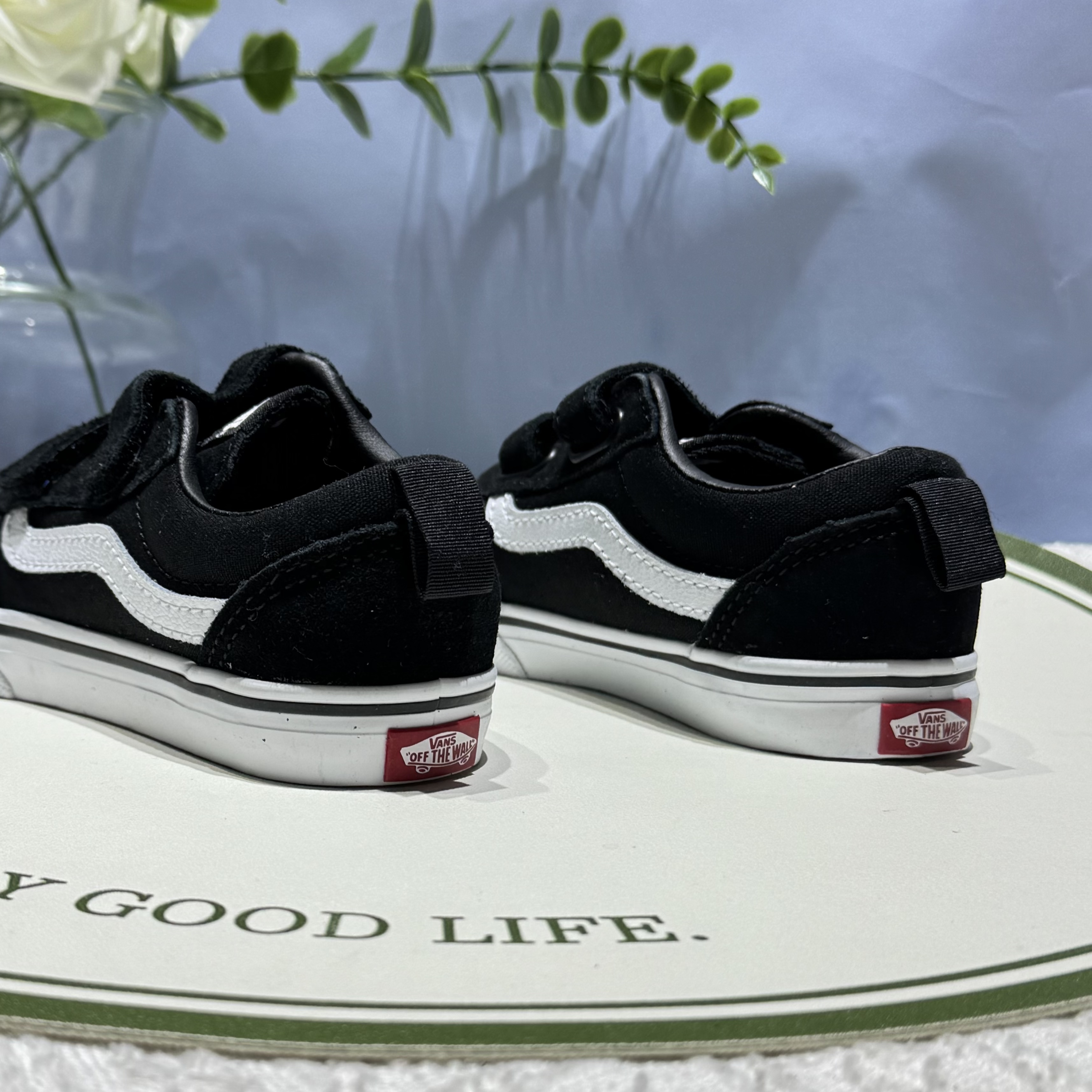 Vans Ward中小童便捷魔术贴经典黑白百搭低帮板鞋子VN0A4BTFIJU