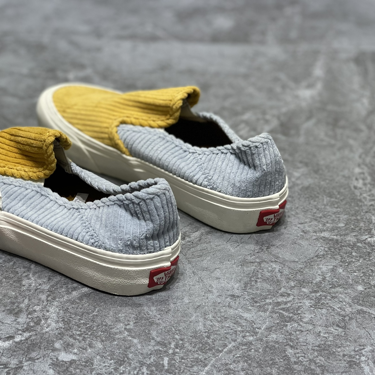 Vans撞色拼接男女款低帮一脚蹬slip on休闲运动板鞋子VN0A5HYQA0Q