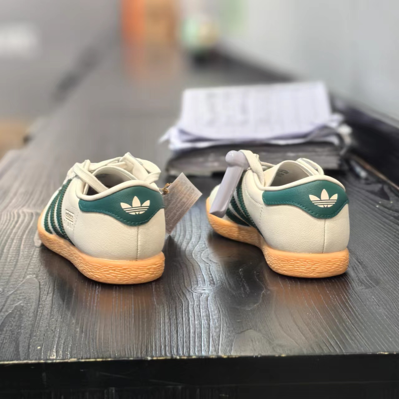 时尚运动休闲鞋阿迪达斯系带男女