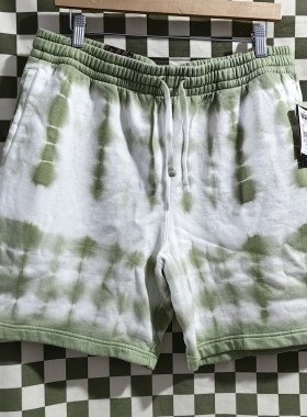 Vans 新款百搭舒适休闲运动男款绿色扎染短裤vn0a7s4xyv9