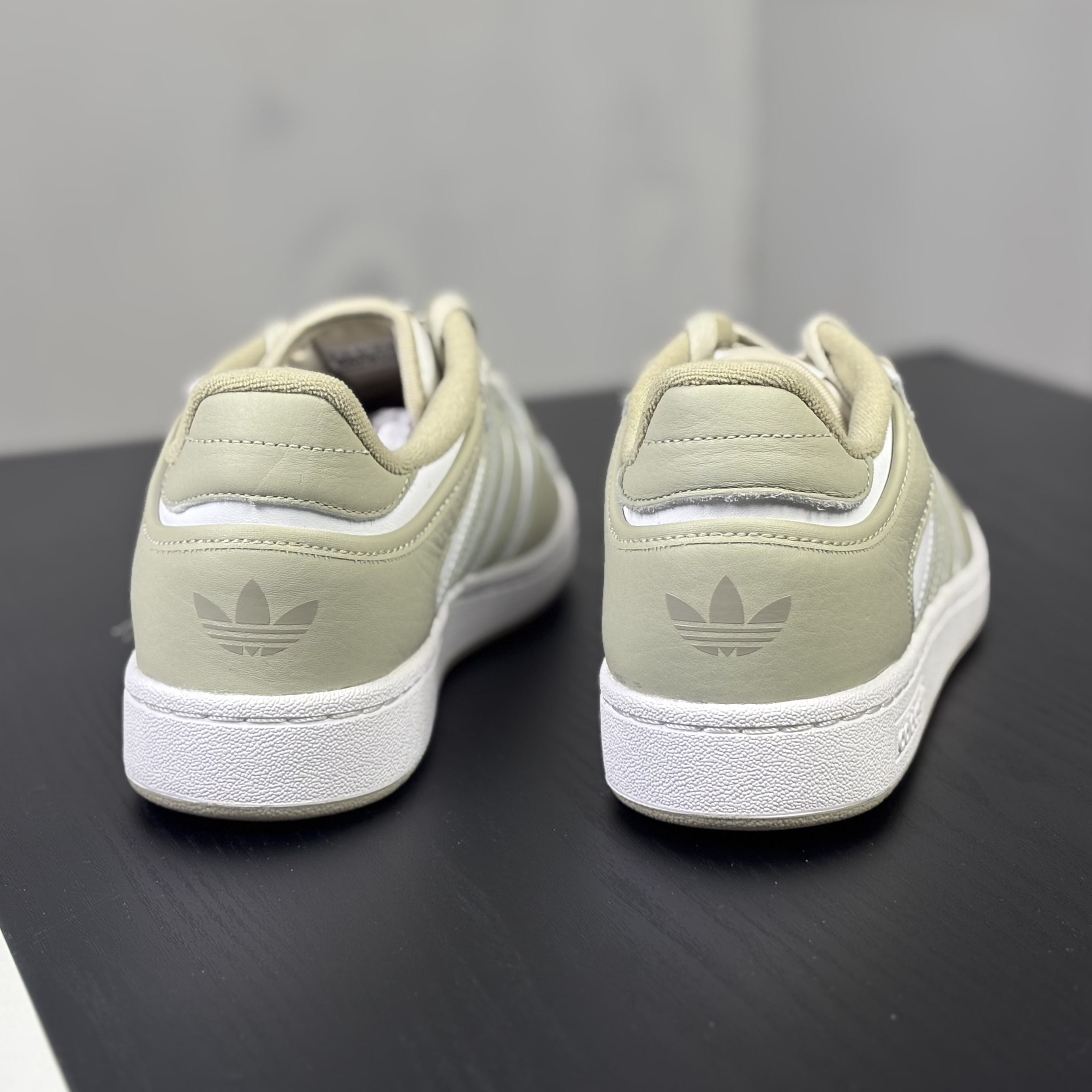 Adidas/阿迪达斯CENTENNIAL RM男子经典篮球风板鞋ID6212 N仓