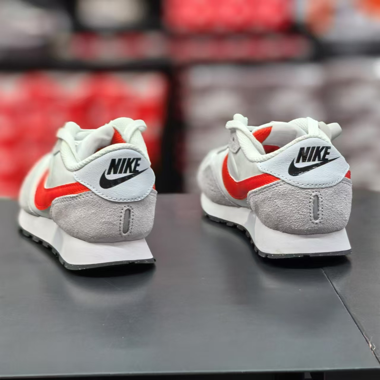 耐克女子系带时尚休闲运动鞋