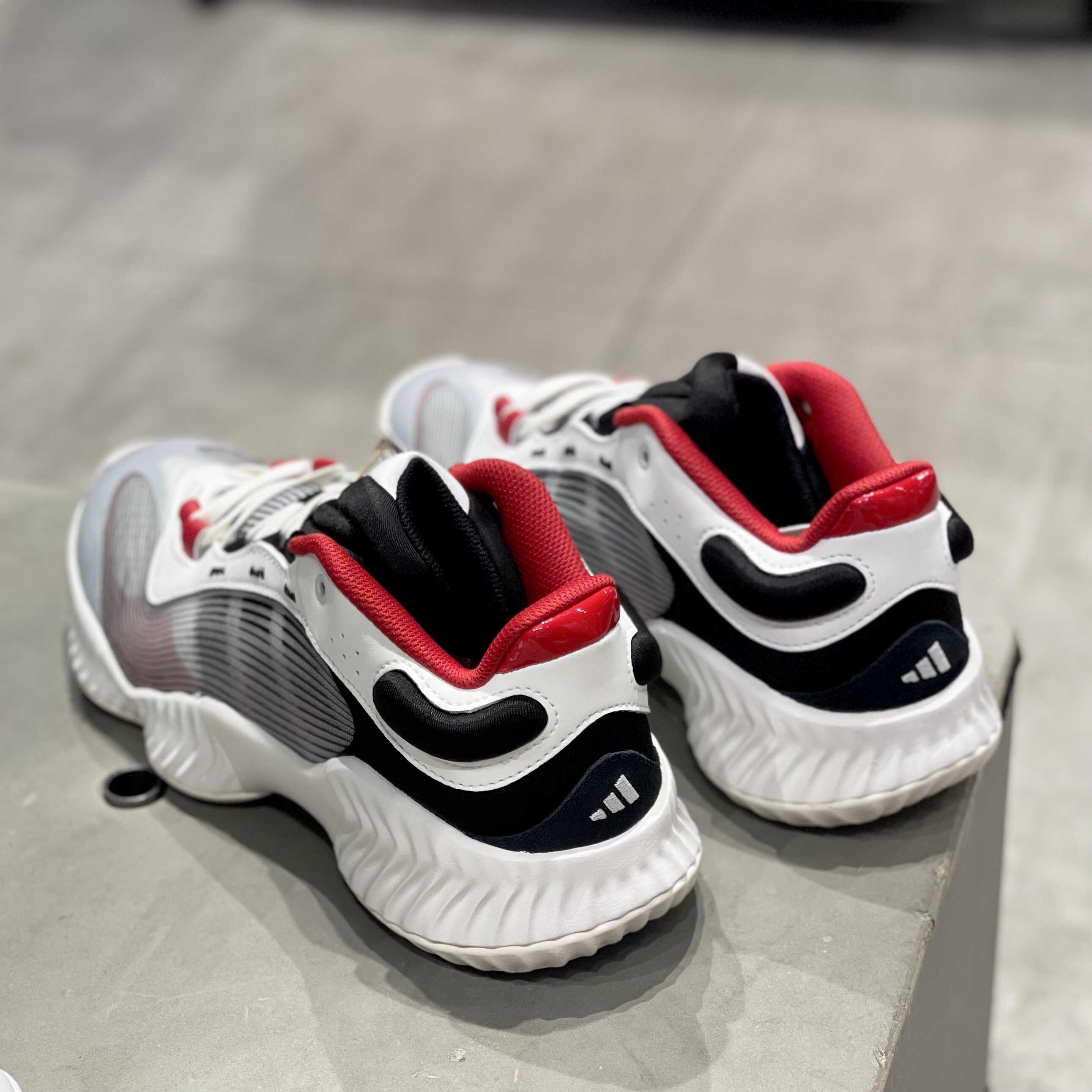 坏蛋的店 Adidas/阿迪达斯Pro Ventilated男子实战篮球鞋JH5837