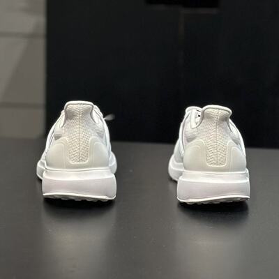 阿迪达斯女子运动休闲鞋