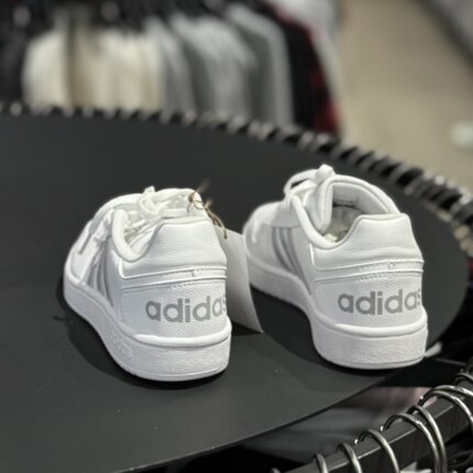 阿迪达斯/Adidas男女情侣款春夏低帮舒适休闲运动复古板鞋FW3535