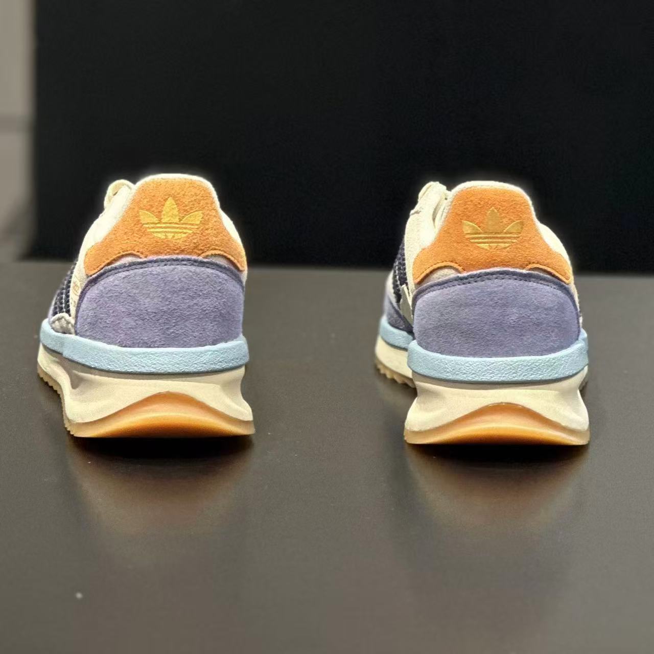 阿迪达斯三叶草SL72RTN休闲鞋