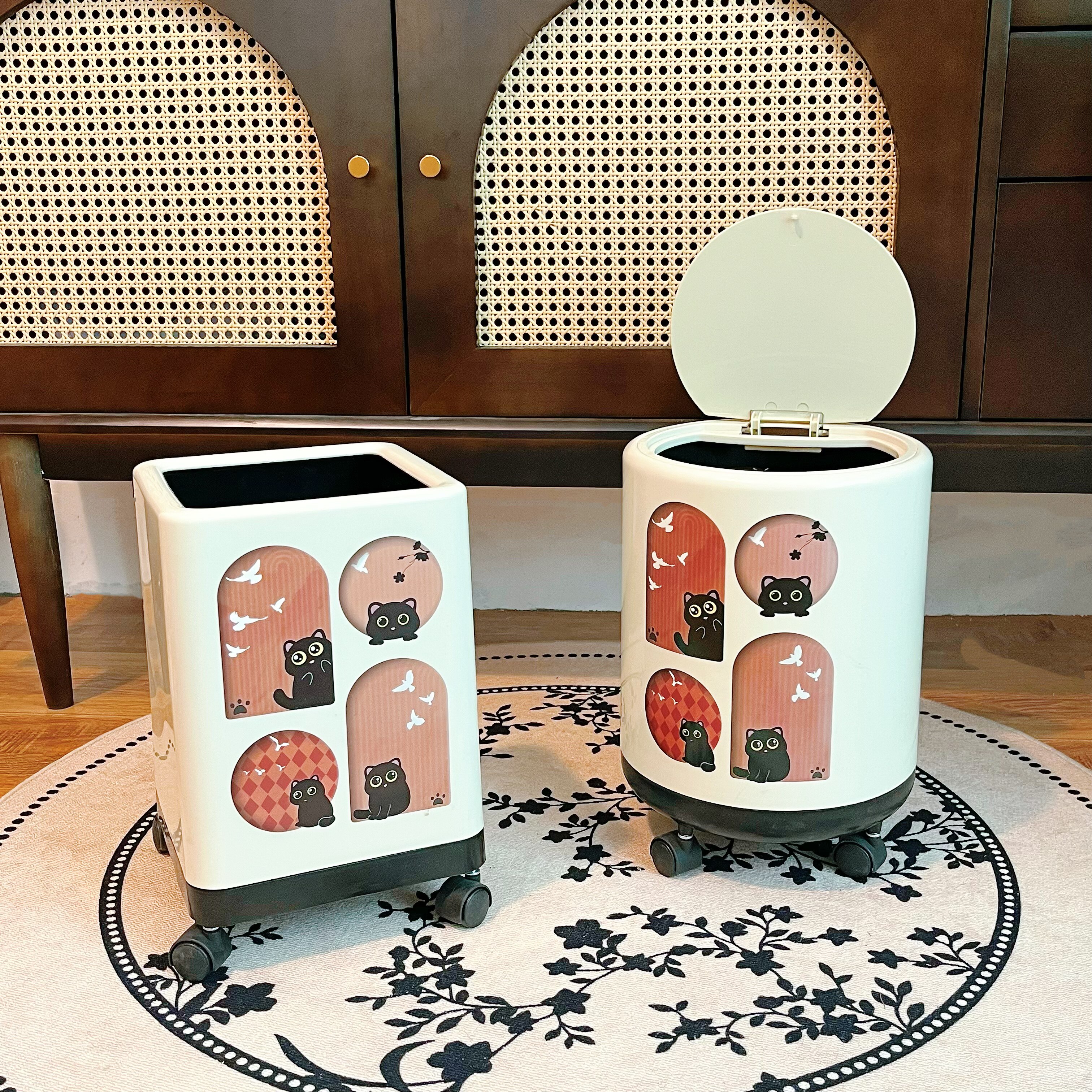 萌趣卡通带轮垃圾桶 带盖按压式厨房客厅卧室收纳桶