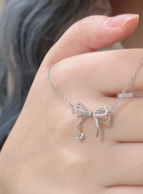宏光女镶钻蝴蝶结项链吊坠潮流款