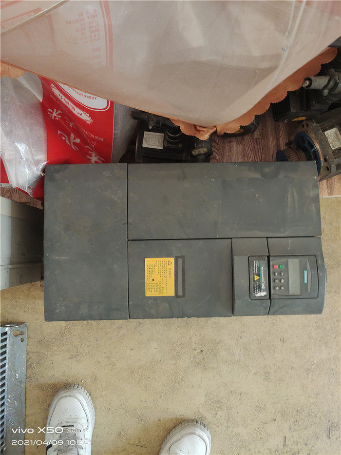变频器MM440系列6SE6440-2UD32-2DB1 22KW 380V 测试包好