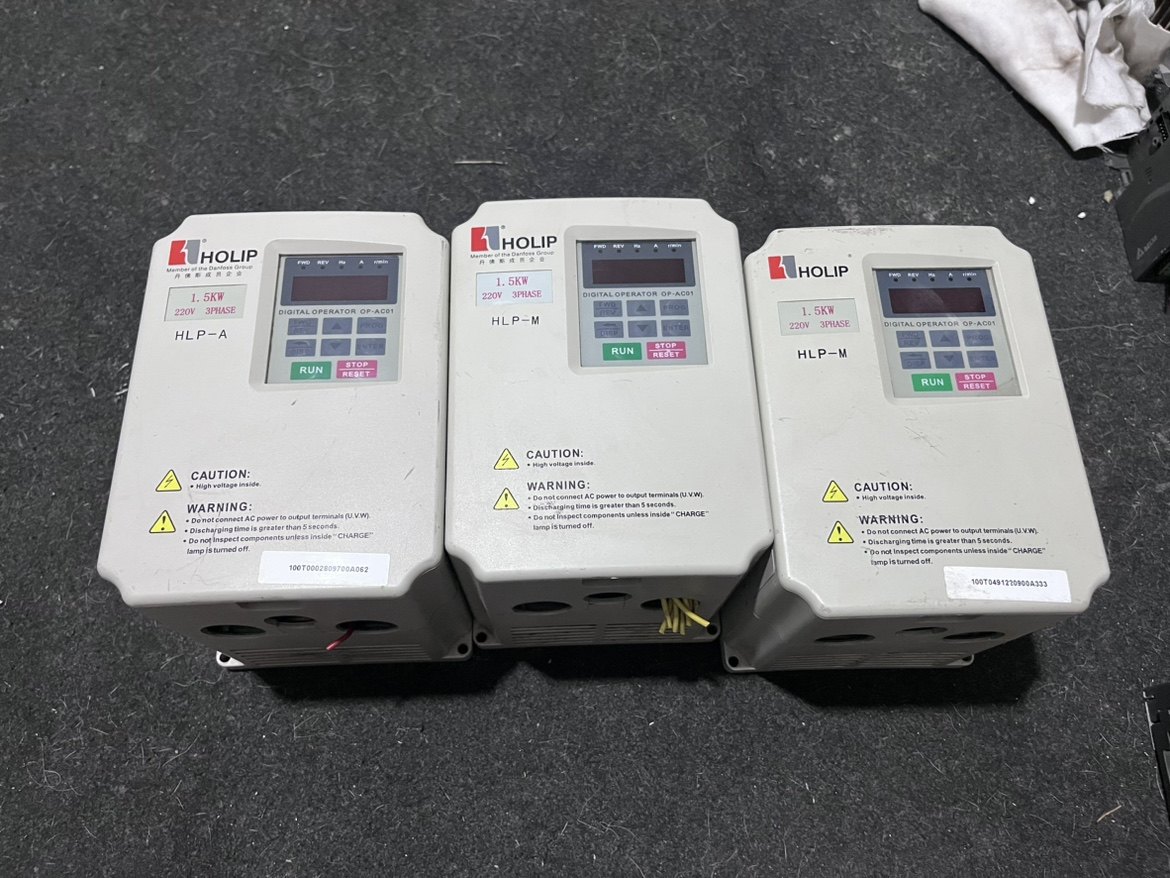 海利普HLP-A变频器1.5KW/220V二手拆机件 功能包好HLPA01D523C