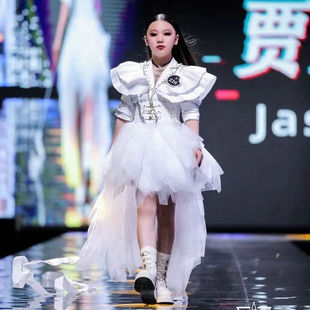 走秀夸张个性潮流短裙礼服时尚潮牌西装礼服女童演出服战队服白租